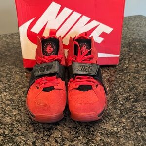 Nike air huarache Red Sneakers GUC 10.5